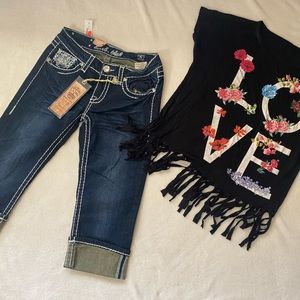 Cowgirl jeans short + with the T-shirt